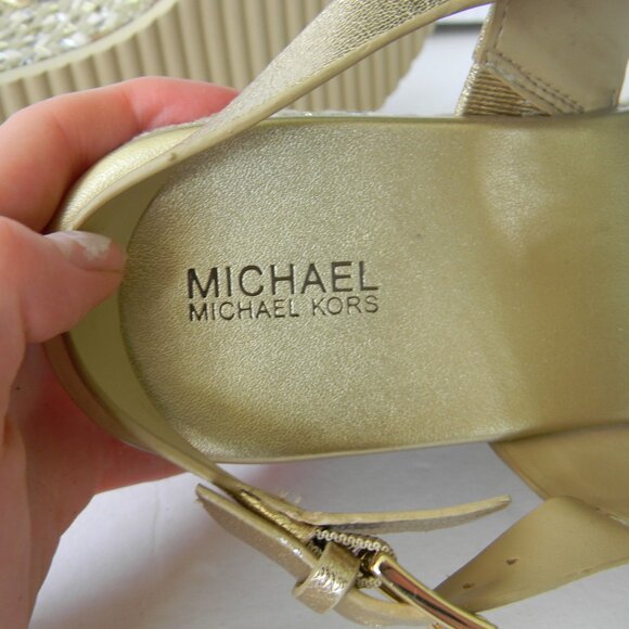 NEW Michael Kors Aubrey Cutout Leather Wedge Sandal Gold SANDAL SZ 8.5M - Picture 6 of 7
